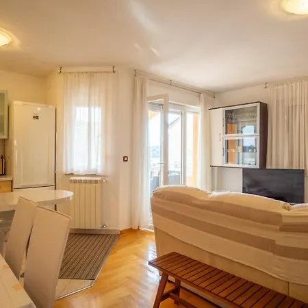 Seaside Dorjan Apartment *