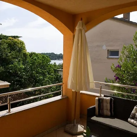 Seaside Dorjan Apartment Pula