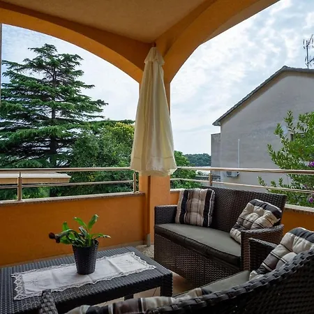 Apartment Seaside Dorjan Pula