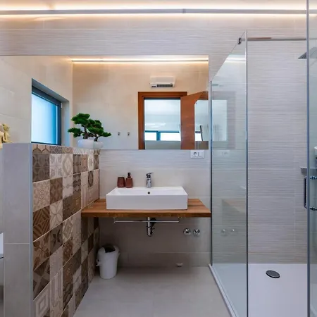 New Dorjan Apartment *
