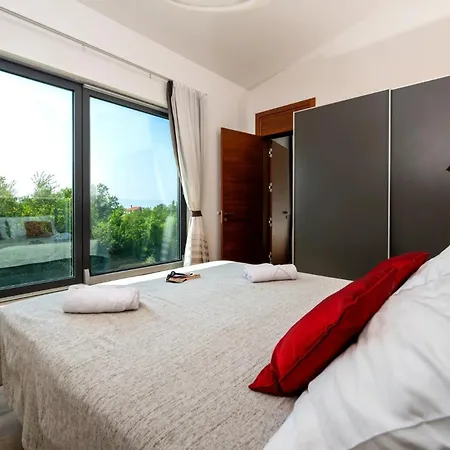 New Dorjan Apartment *